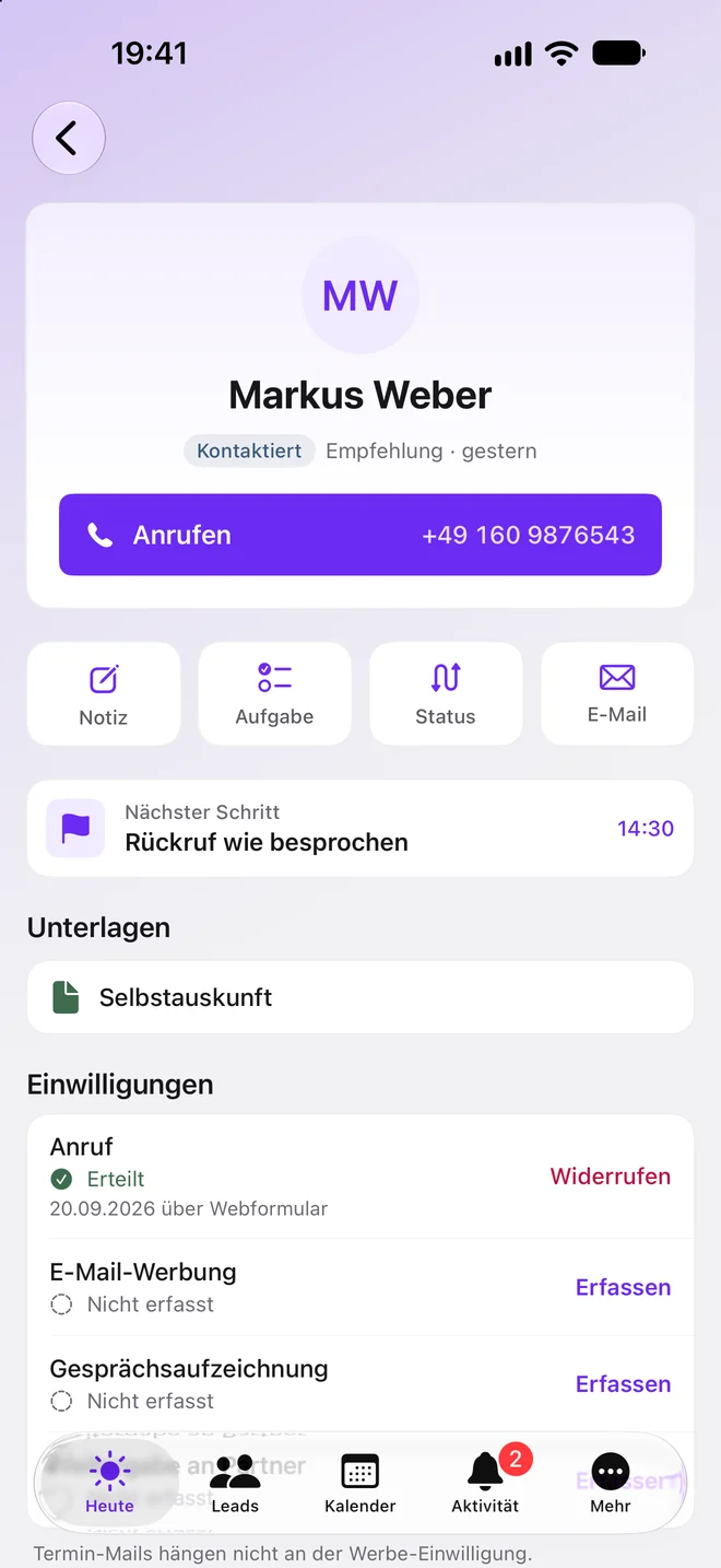 Lead-Seite in der ClosingHub-App mit Kontakt, Verlauf und Unterlagen